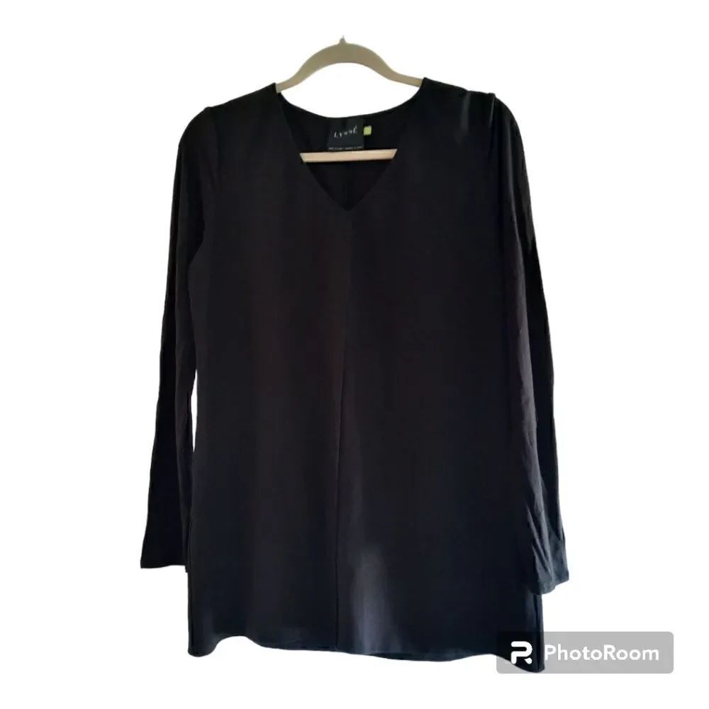 Lysse Linden Pullover V-Neck Long Sleeve Curved Hem Blouse